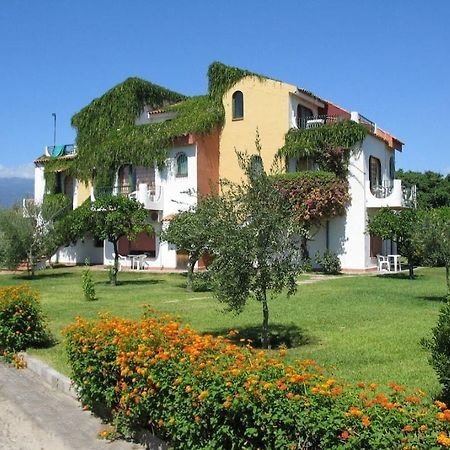 Holiday Club Naxos Aparthotel Giardini Naxos Exterior photo